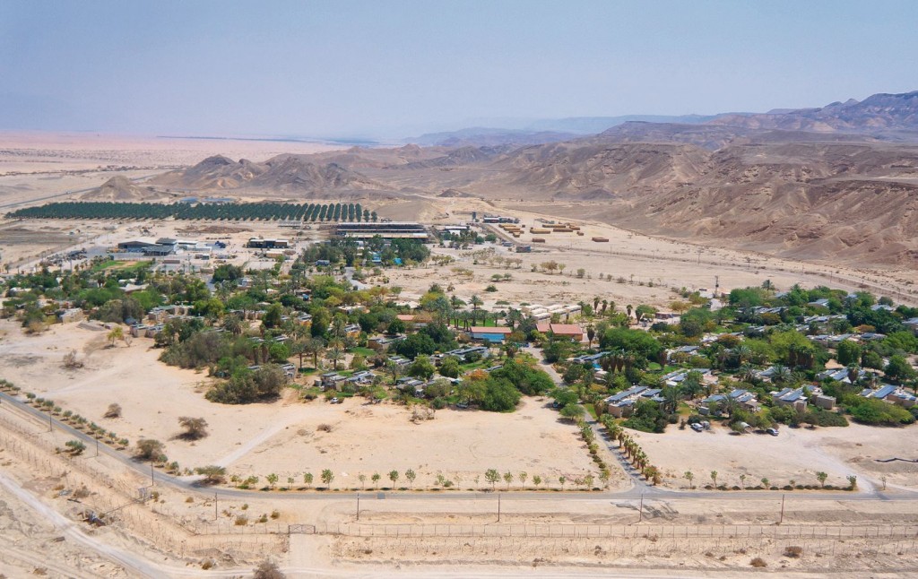 JNF-KKL Bodenbearbeitung beim Kibutz Yahel in der Arava-Senke